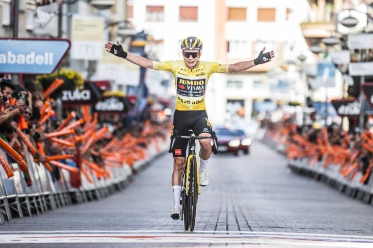 <strong><em>Jonas Vingegaard takes his first txapela and wins the final stage of the Itzulia 2023</em></strong>